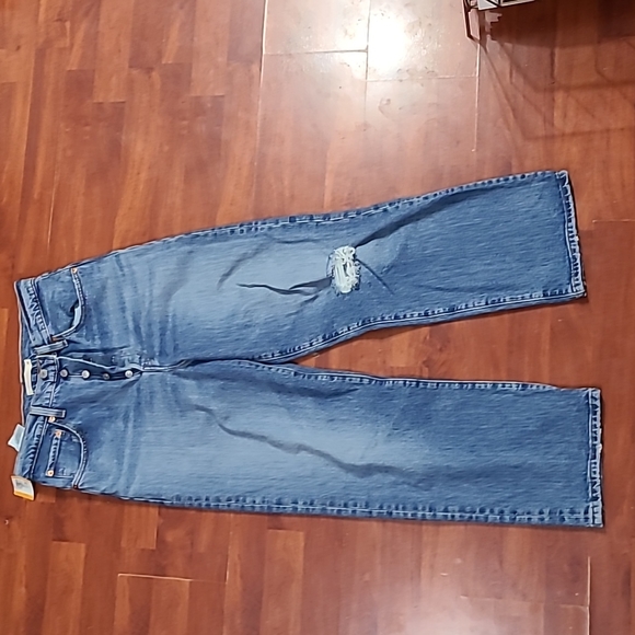 Women's Ribcage Levi's size 30 waist, 27 length - Picture 5 of 8